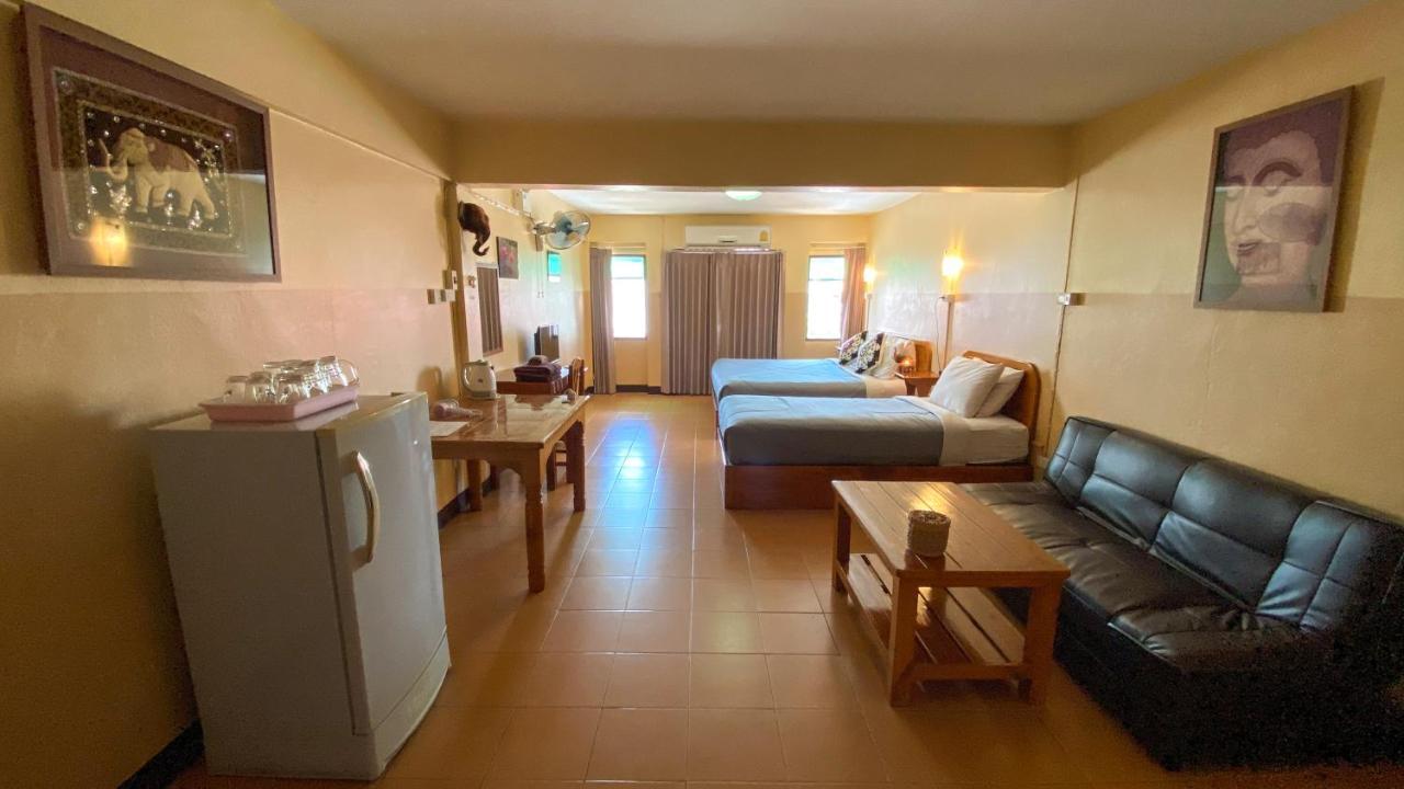 Funky Monkey Cnx - Guesthouse Chiang Mai Ngoại thất bức ảnh